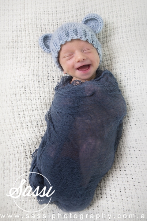 newborn smiles brisbane photographer